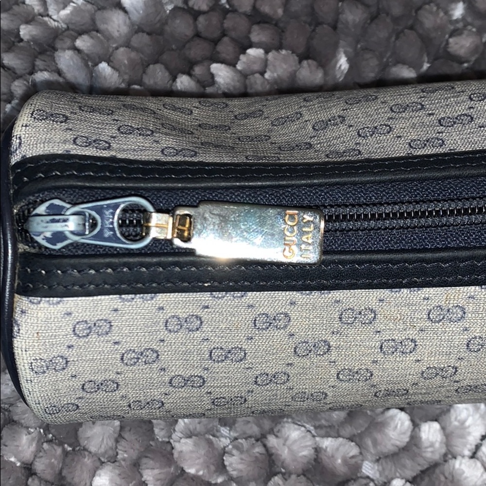 GUCCI VINTAGE ROUND CASE SUPER RARE!! - Picture 5 of 9